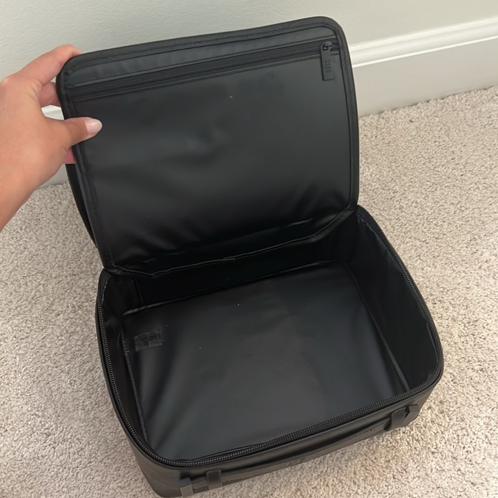 Beis Cosmetic Case - Picture 6 of 10